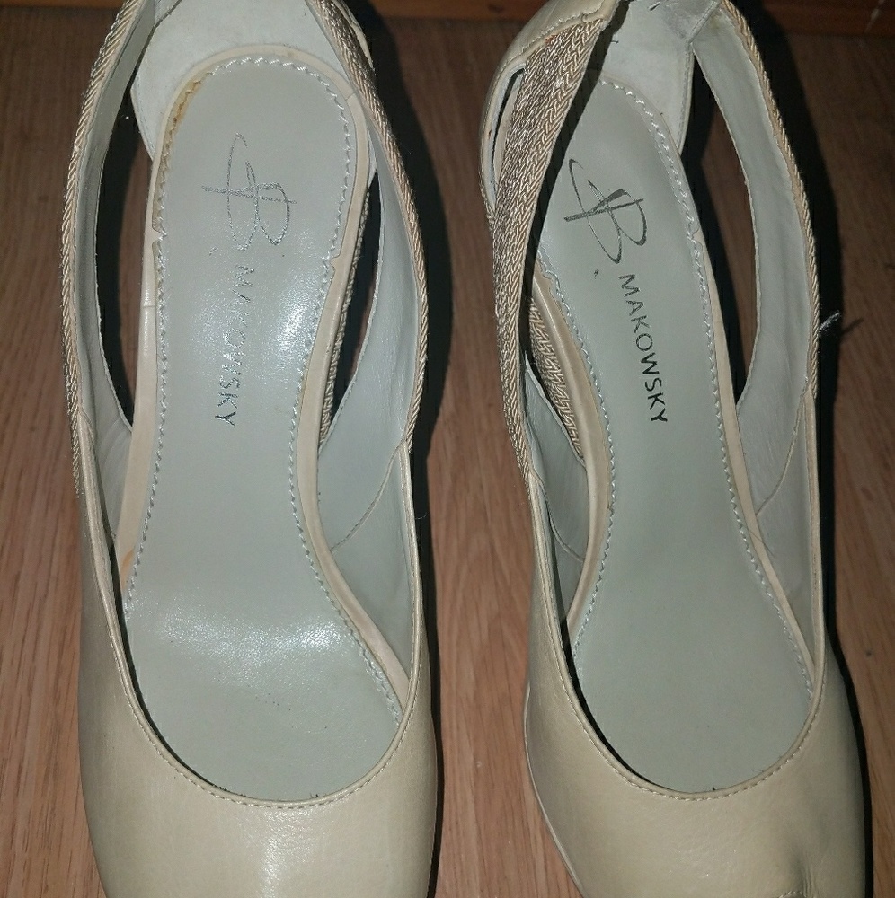 B. Makowsky peeptoe platform heels